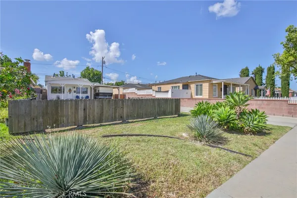 $750,000 | 1404 East Michelson Street, Long Beach, CA 90805