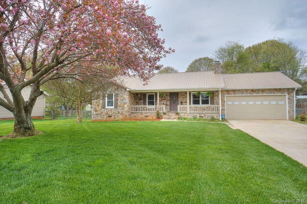 138 Mooreland Road Mooresville, NC 28117 - Photo 1 of 25