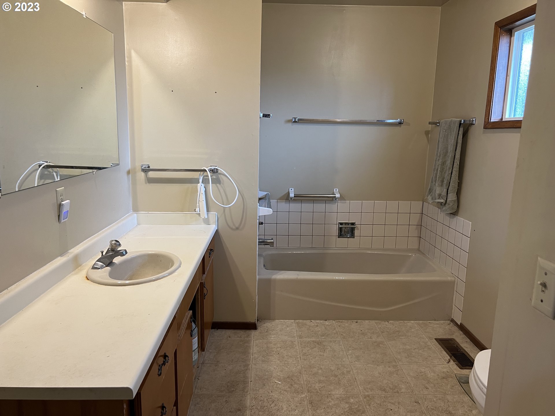 112 2nd Street Grass Valley, OR 97029 - Photo 2 of 30 Gallery Image 2