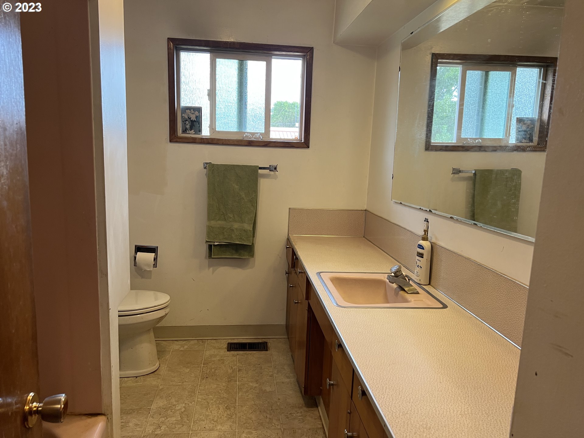 112 2nd Street Grass Valley, OR 97029 - Photo 5 of 30 Gallery Image 5