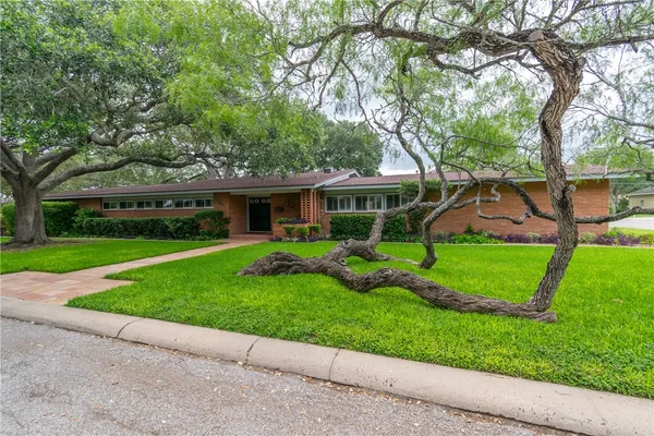 $425,000 | 1821 Clare Drive, Alice, TX 78332