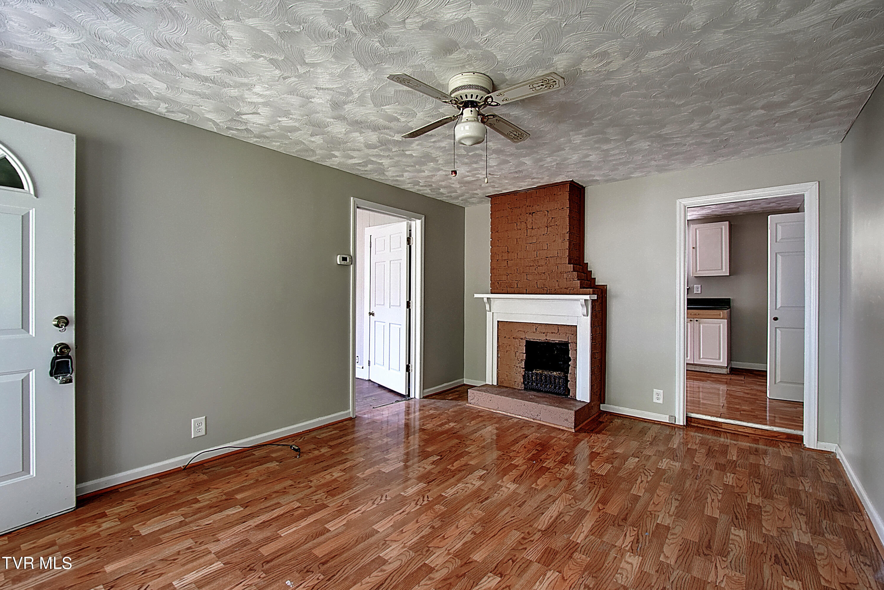 293 Old Watauga Road Elizabethton, TN 37643 - Photo 8 of 21 DSC_0103_4_5_6_7_8
