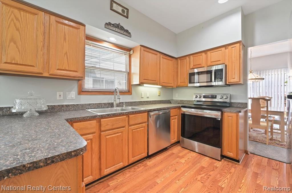 31055 Seneca Lane Novi, MI 48377 - Photo 19 of 36