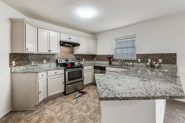 $2,095 | 1861 Sheffield Place, Fort Worth, TX 76112