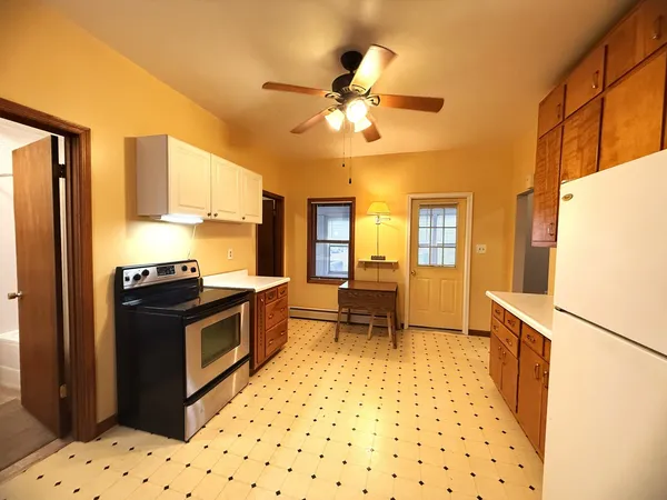 $114,900 | 2054 Crosat Street, LaSalle, IL 61301