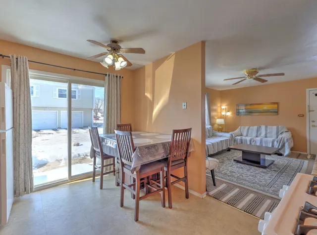 $229,896 | 195 Mary Court, Unit A, Bartlett, IL 60103