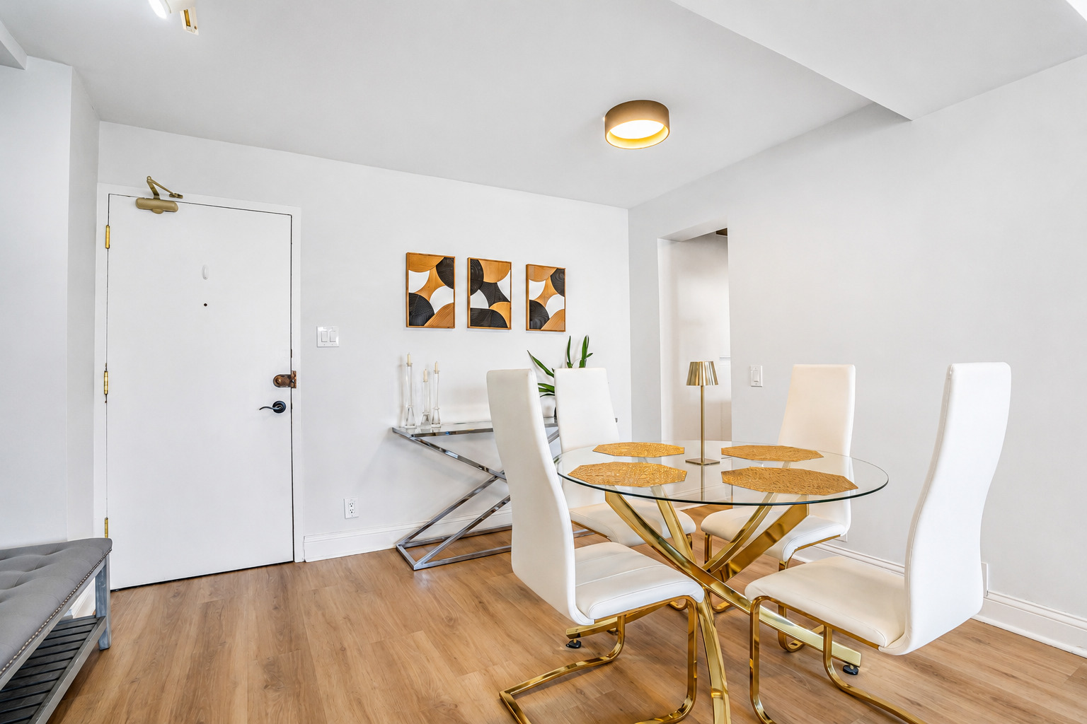 2909 North Sheridan Road, Unit 1702 Chicago, IL 60657 - Photo 3 of 16 Gallery Image 3