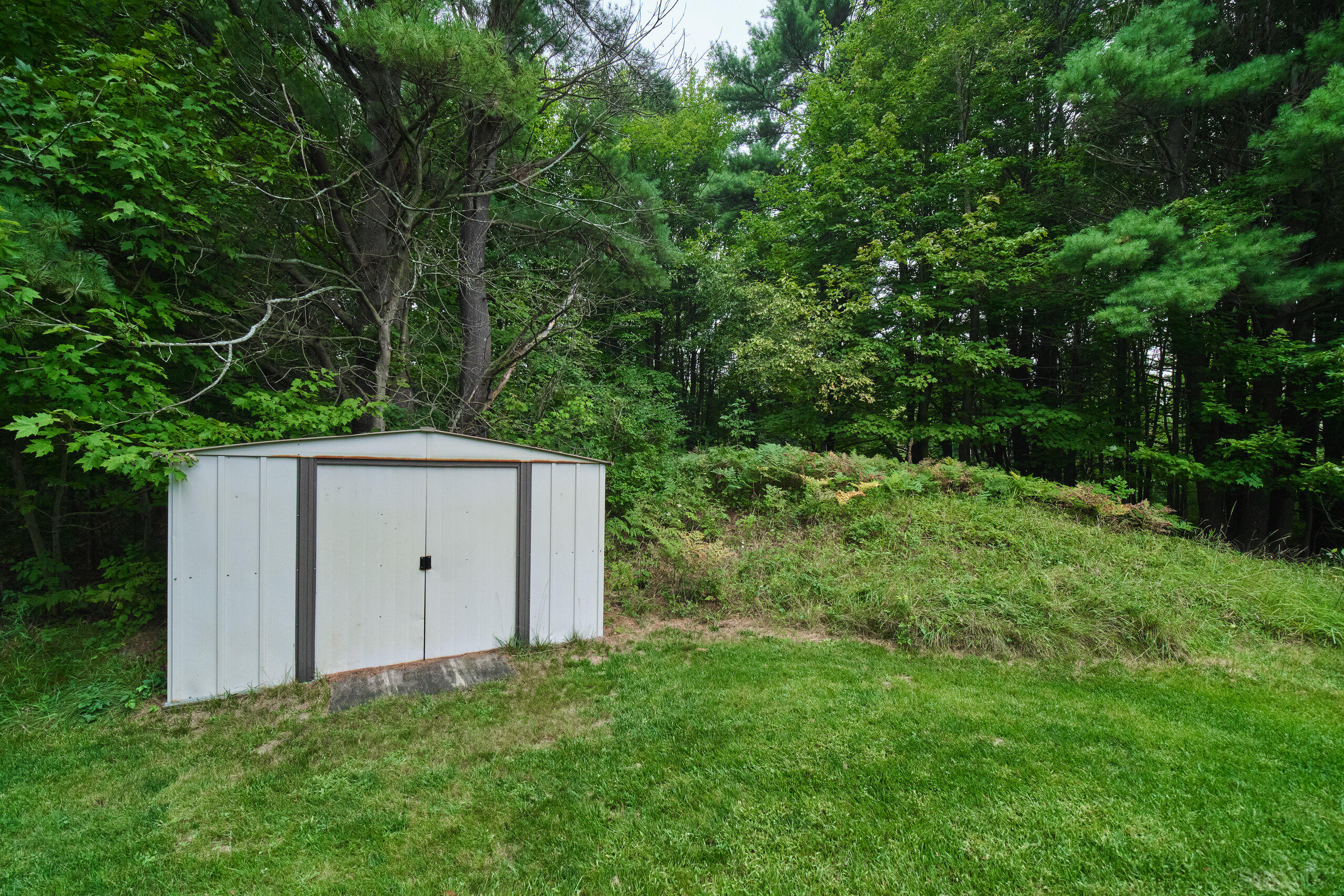 4825 North Weber Road Whitehall, MI 49461 - Photo 41 of 47 4825_N_Weber-33