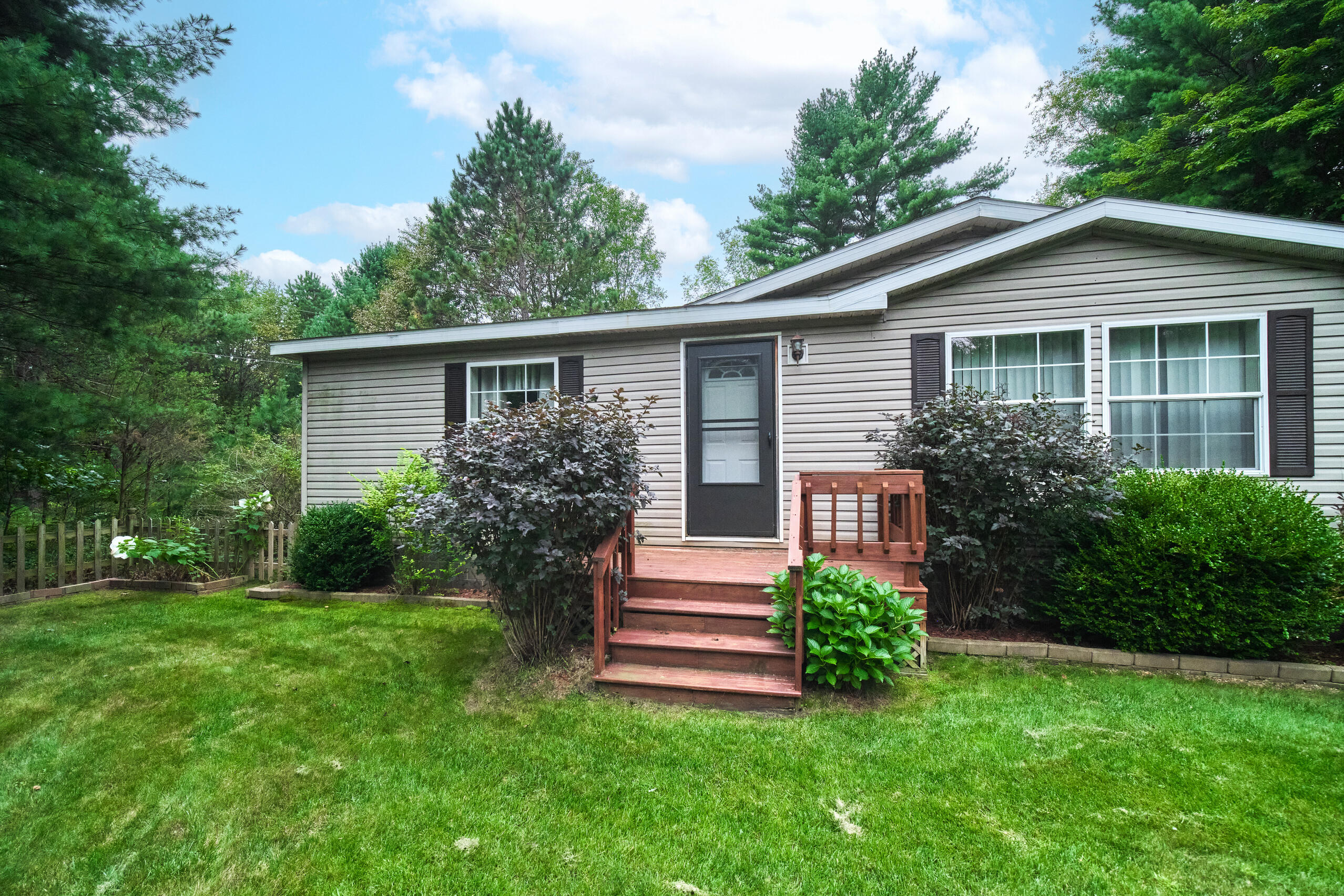 4825 North Weber Road Whitehall, MI 49461 - Photo 5 of 47 4825_N_Weber-47