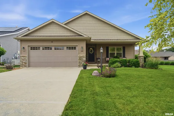 $339,900 | 525 Cottonwood Circle, East Peoria, IL 61611