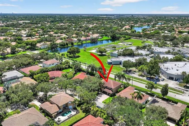 $899,988 | 5340 Northwest 103rd Way, Coral Springs, FL 33076
