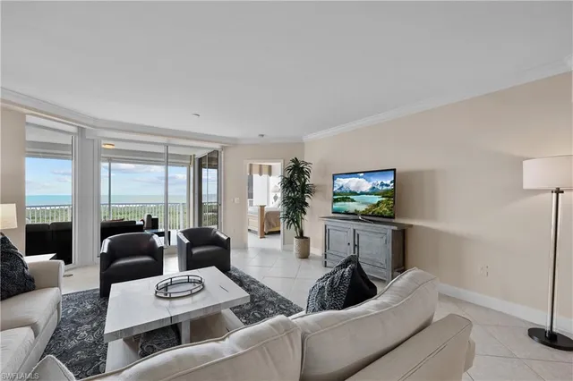 $30,000 | 7117 Pelican Bay Boulevard, Unit 1101, Naples, FL 34108