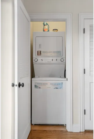 $4,400 | 2117 West Irving Park Road, Unit 2R, Chicago, IL 60618