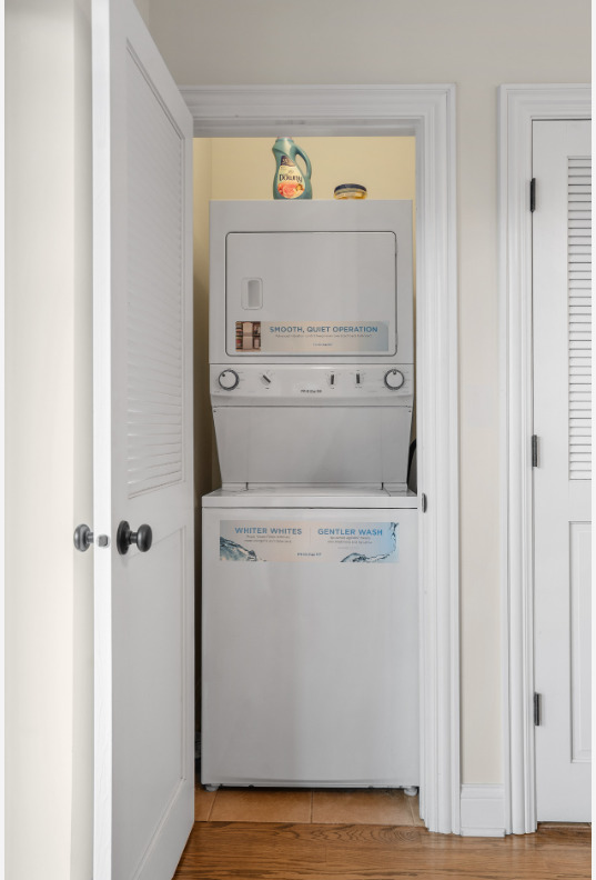 2117 West Irving Park Road, Unit 2R Chicago, IL 60618 - Photo 4 of 16 a view of washer and dryer