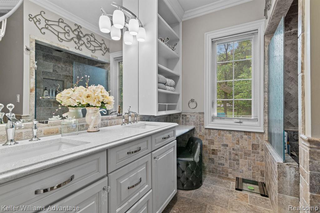 33770 Quaker Valley Road Farmington Hills, MI 48331 - Photo 15 of 31