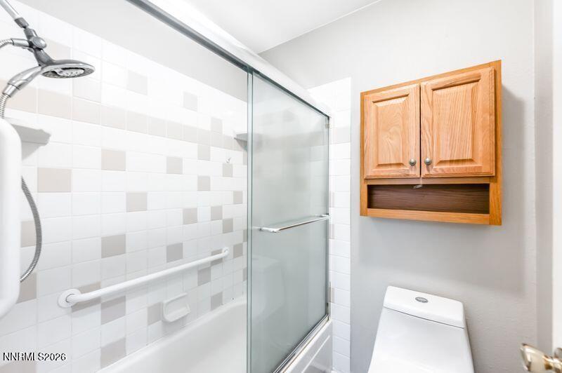 1205 Rayburn Drive Reno, NV 89503 - Photo 24 of 34 Primary bathroom