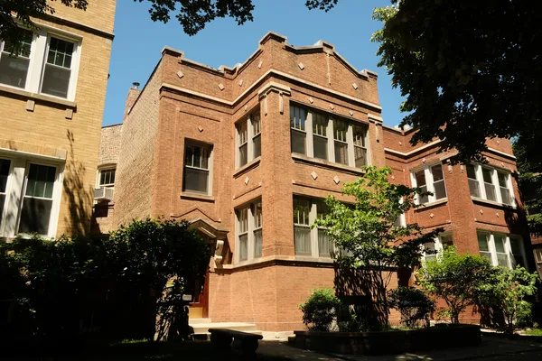 $3,000 | 4822 North Leavitt Street, Unit 2, Chicago, IL 60625