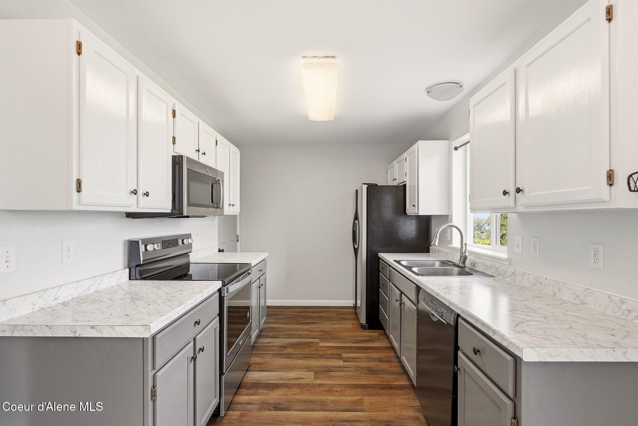 2795 North Rawhide Ridge Road Post Falls, ID 83854 - Photo 12 of 43 Kitchen