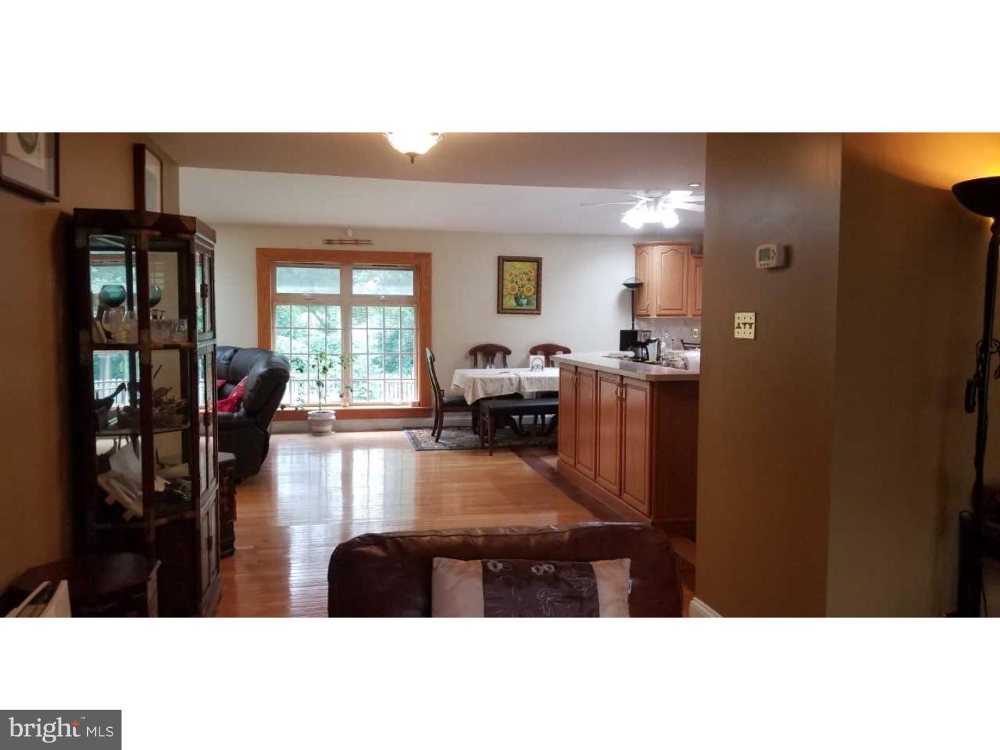 705 Elizabeth Road Abington, PA 19046 - Photo 4 of 9