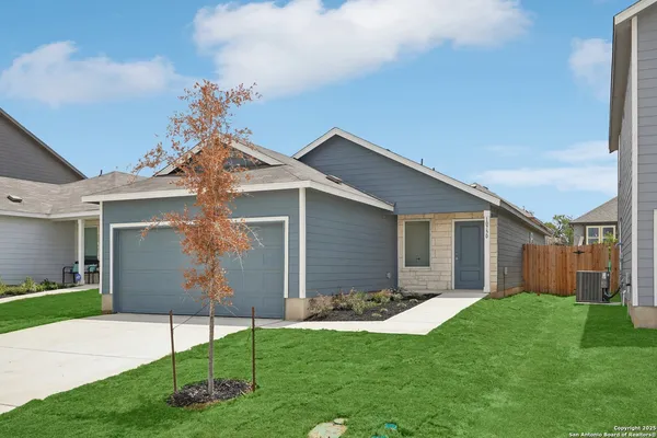 $1,750 | 10750 Twyla Road, San Antonio, TX 78224