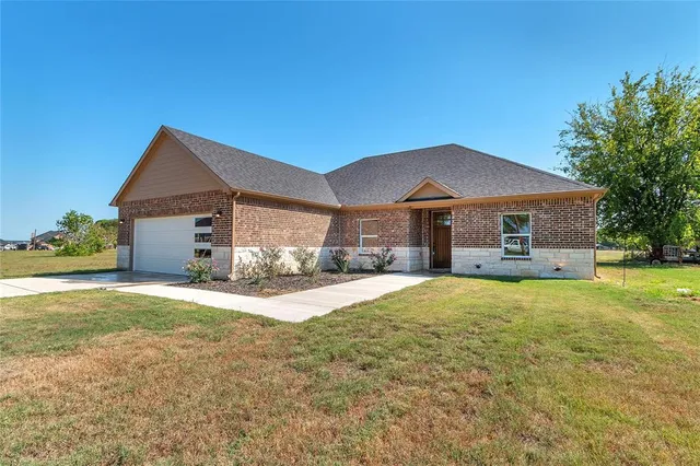 $309,000 | 112 L B J Ranch Road, Trinidad, TX 75163