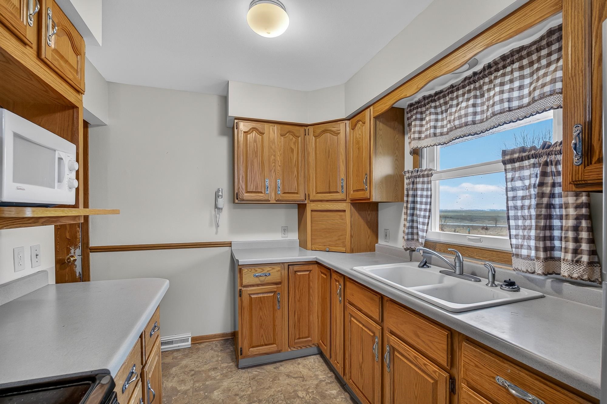 6387 Rimmel Court Dane, WI 53529 - Photo 15 of 54