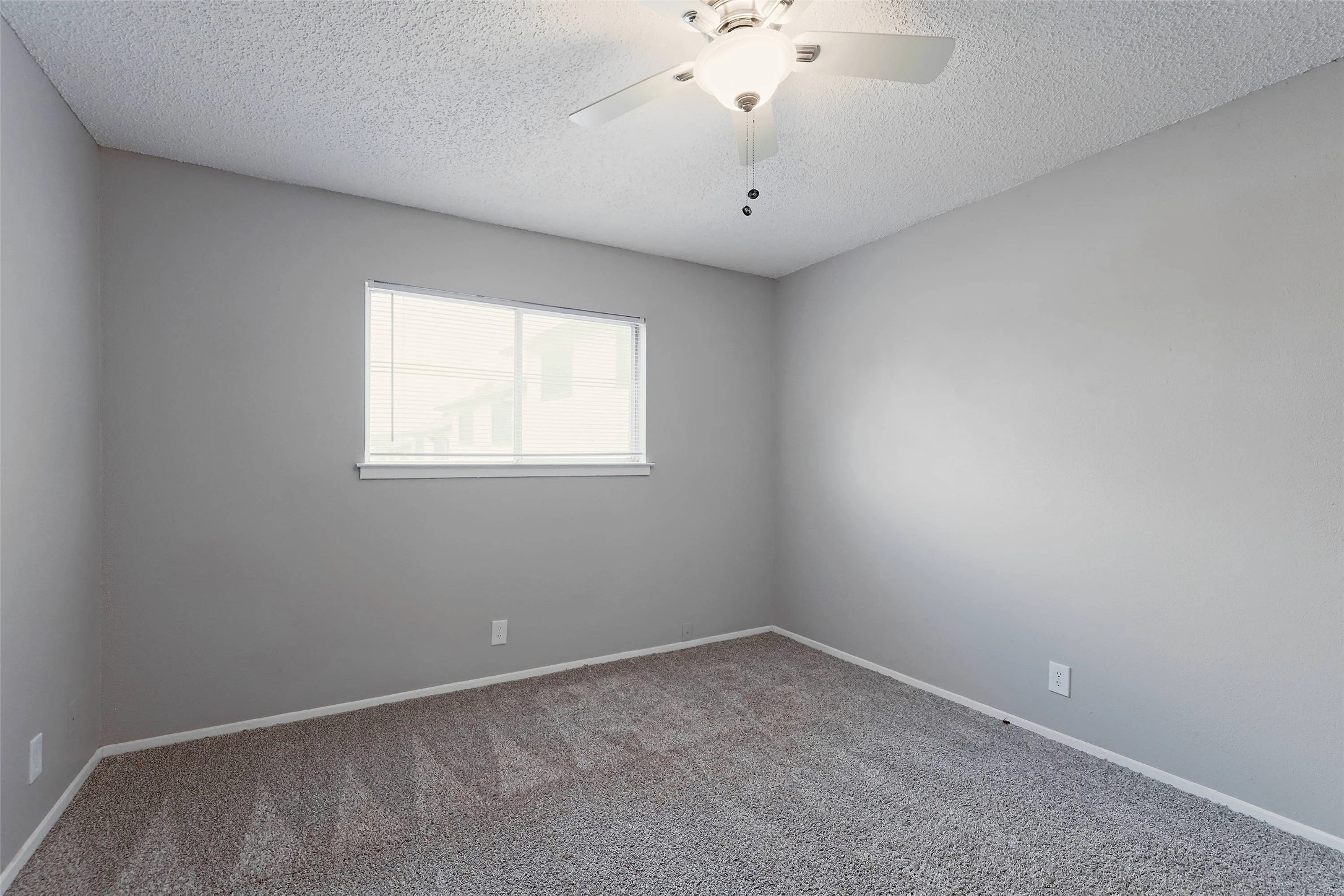 8100 North Mopac Expressway, Unit 7236 Austin, TX 78759 - Photo 19 of 24 an empty room with a window