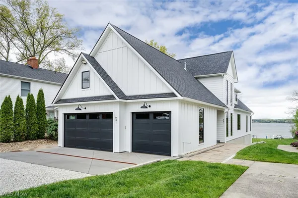 $1,775,000 | 641 Driftwood Drive, Lake Milton, OH 44429