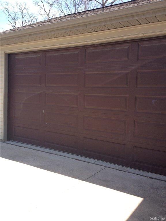 7402 Cowell Road Brighton, MI 48116 - Photo 3 of 20 Garage #2