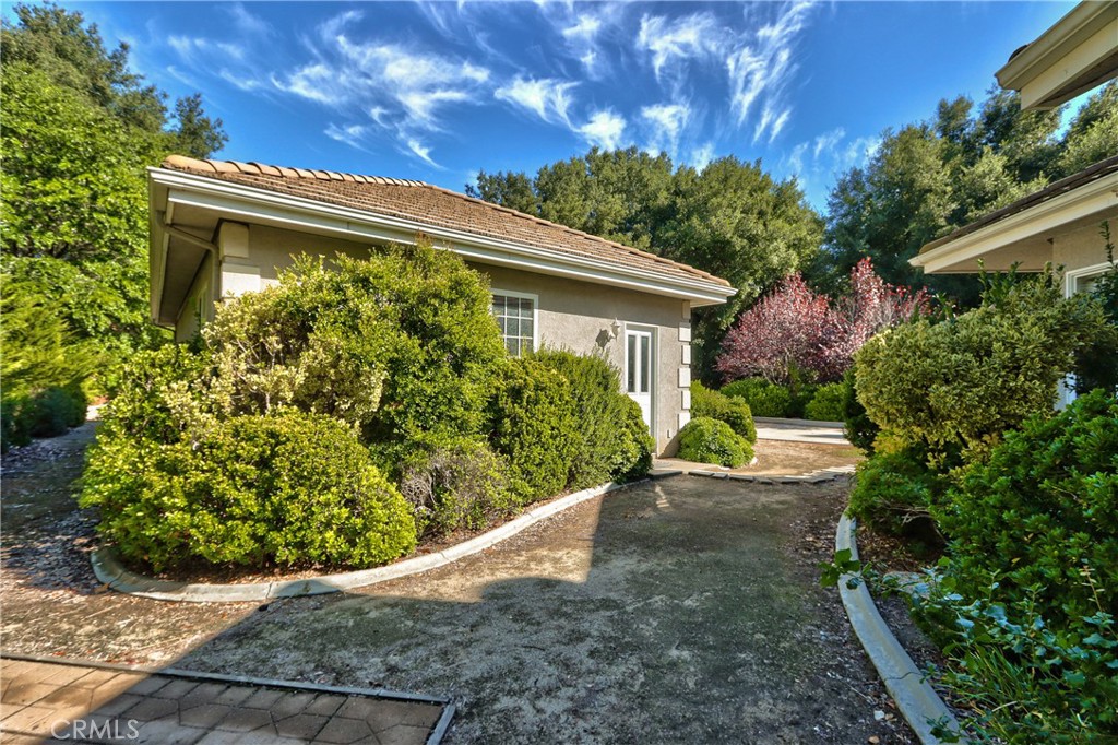 46341 El Prado Road Temecula, CA 92590 - Photo 27 of 52 a view of a garden with plants