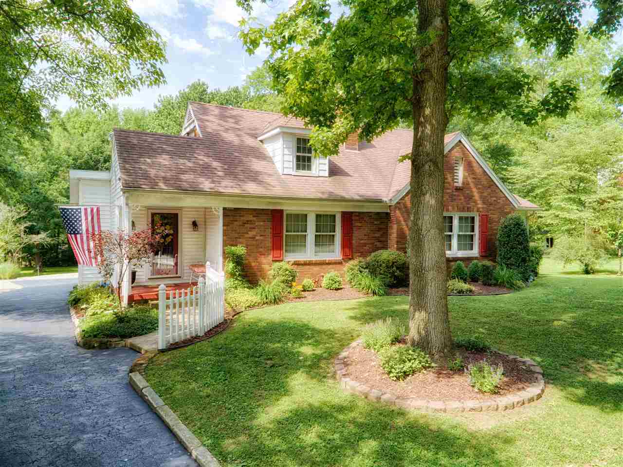 6501 Newburgh Road Evansville, IN 47715 - Photo 1 of 31 Gallery Image 1