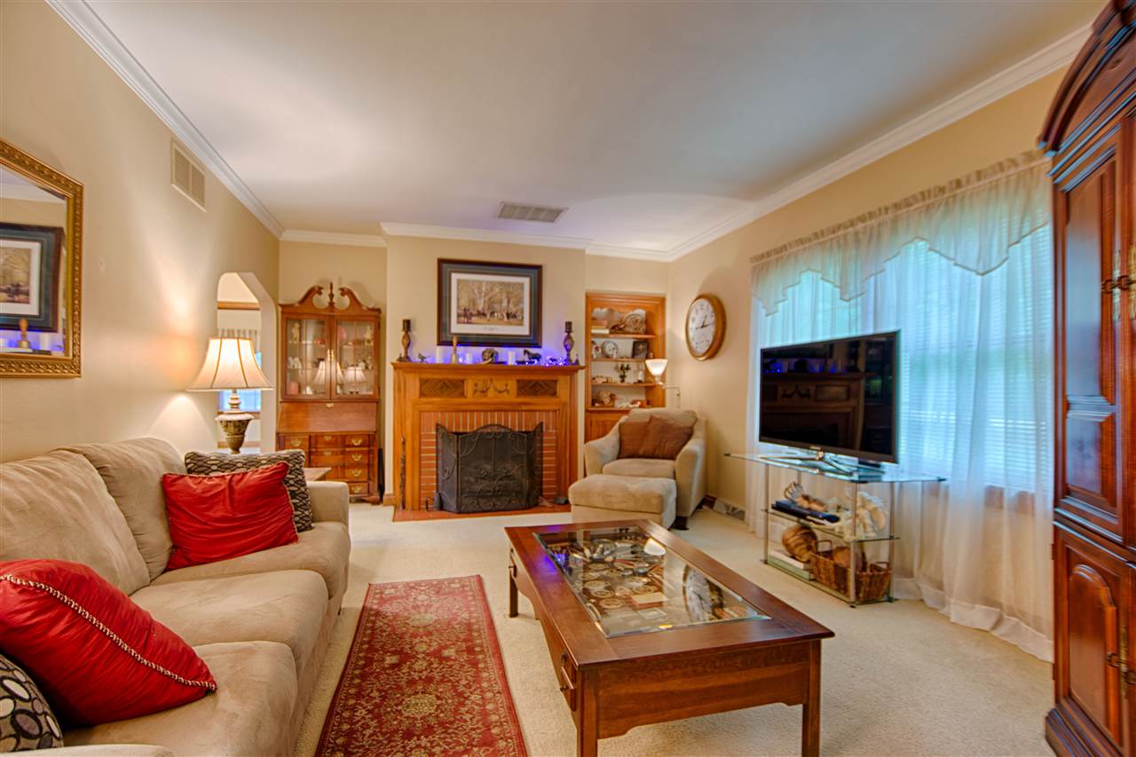 6501 Newburgh Road Evansville, IN 47715 - Photo 7 of 31 Gallery Image 7