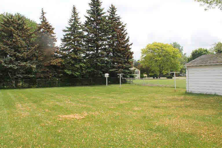 4503 Torrey Road Flint, MI 48507 - Photo 30 of 34 20455327-29.JPG
