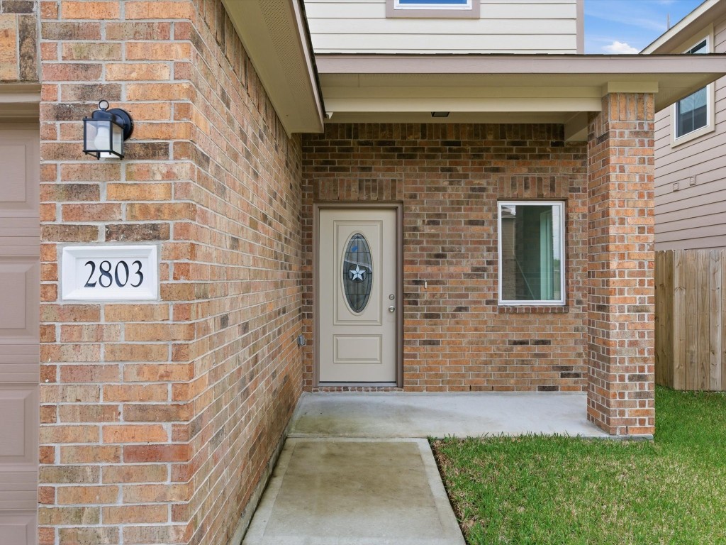 2803 Topiary Lane Houston, TX 77014 - Photo 6 of 30