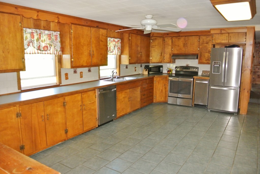 103 Swett Hill Road Sterling, MA 01564 - Photo 8 of 22