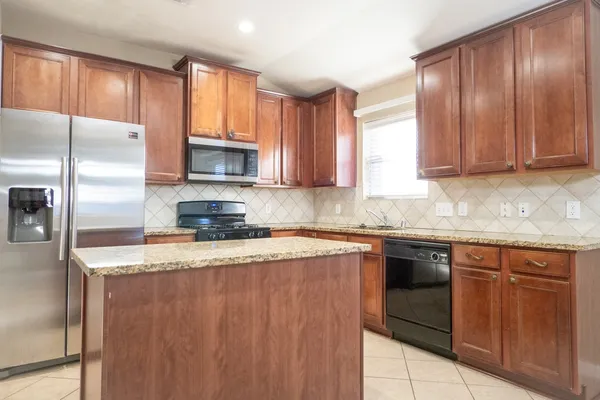 $2,050 | 6342 Applewood Forest Drive, Katy, TX 77494