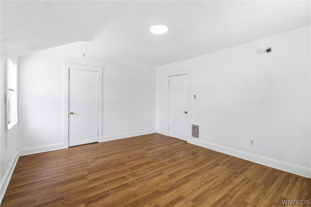 466 24th Street Niagara Falls, NY 14303 - Photo 23 of 30