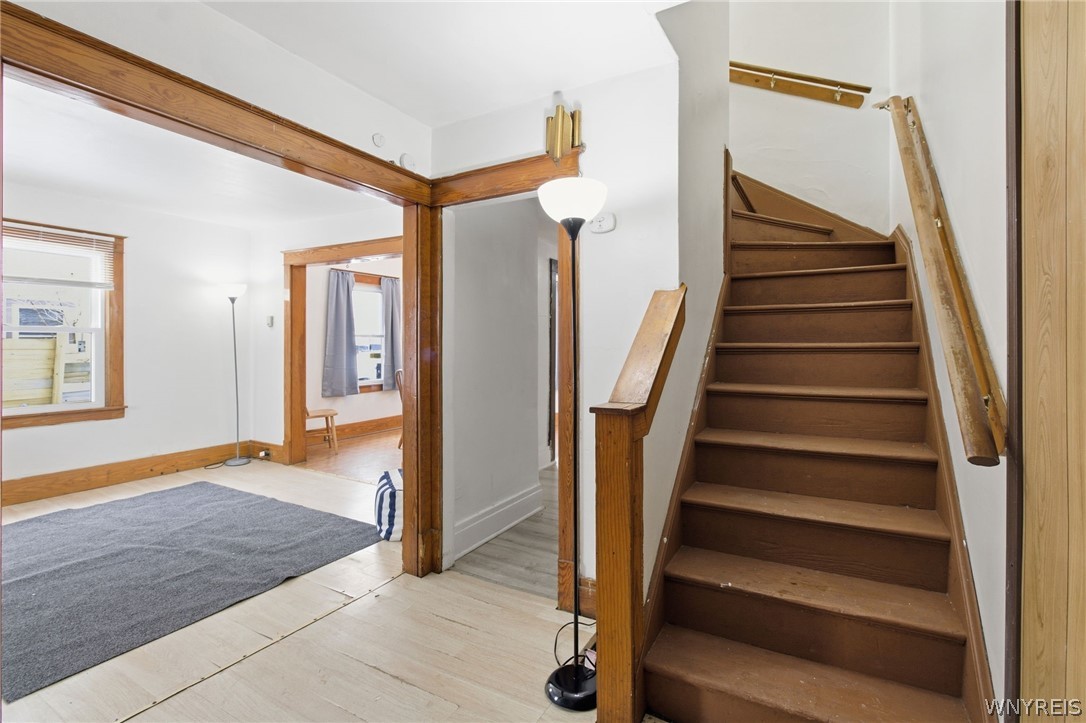 466 24th Street Niagara Falls, NY 14303 - Photo 4 of 30