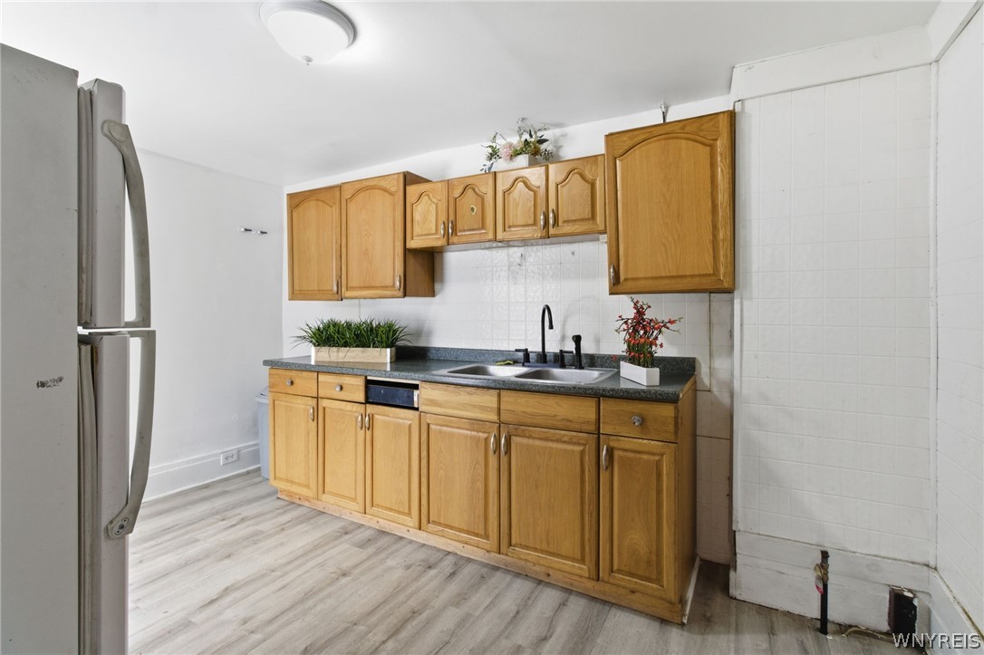 466 24th Street Niagara Falls, NY 14303 - Photo 10 of 30