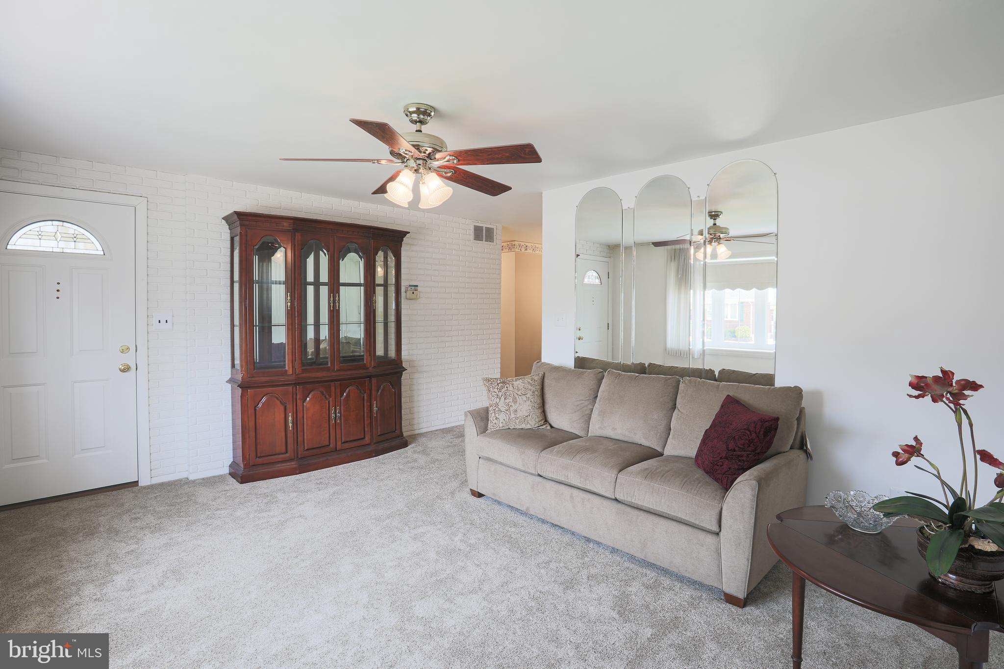 9656 Dundawan Road Baltimore, MD 21236 - Photo 7 of 36 Living Room