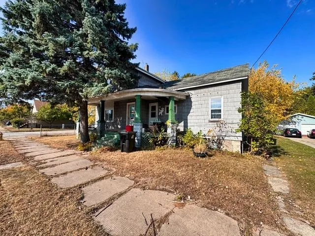 $34,900 | 1312 27th Avenue, Menominee, MI 49858