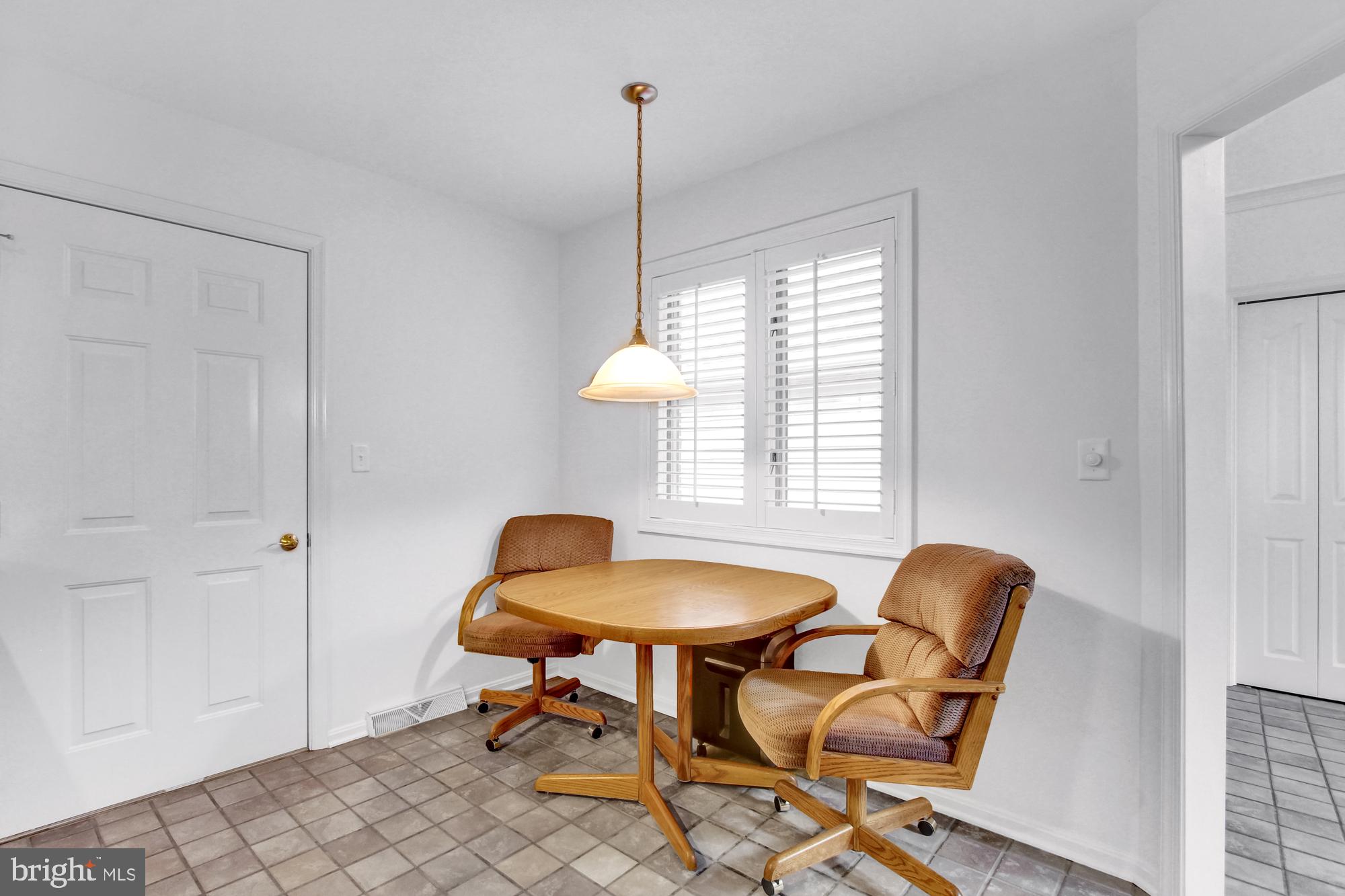 371 Tri Hill Road, Unit 6 York, PA 17403 - Photo 6 of 28 Gallery Image 6
