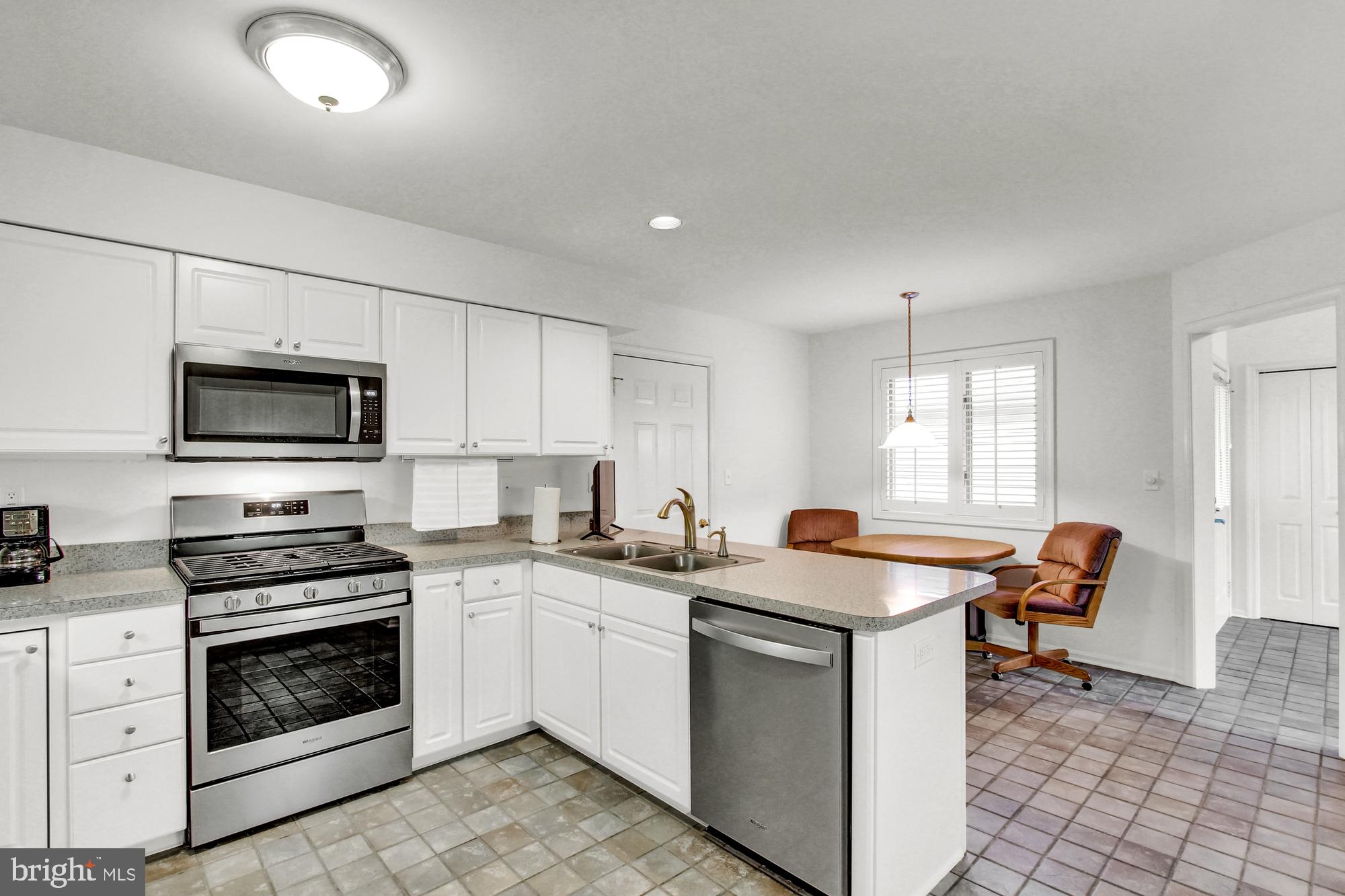371 Tri Hill Road, Unit 6 York, PA 17403 - Photo 8 of 28 Gallery Image 8
