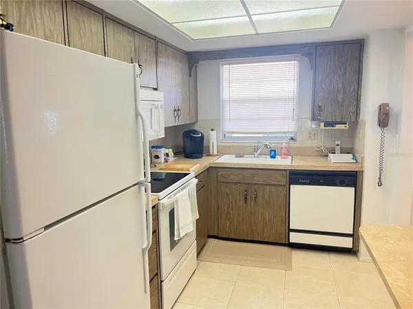 $1,300 | 655 Park Circle, Bradenton, FL 34207