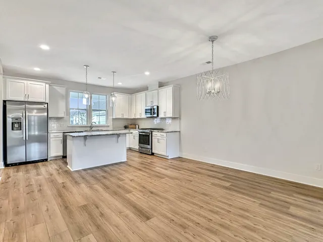 $2,250 | 260 Symphony Avenue, Summerville, SC 29486