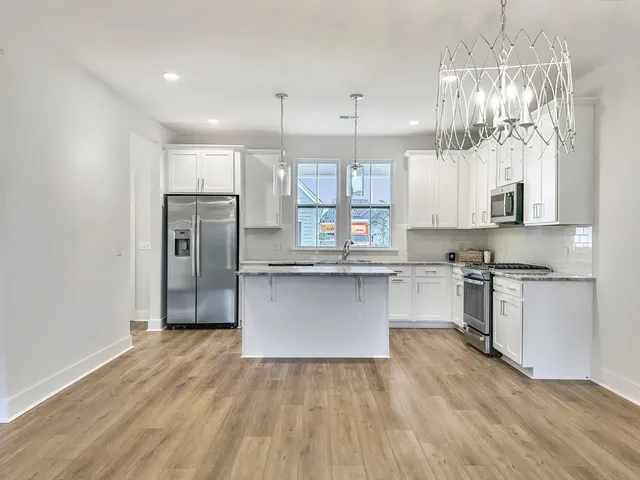 $2,250 | 260 Symphony Avenue, Summerville, SC 29486