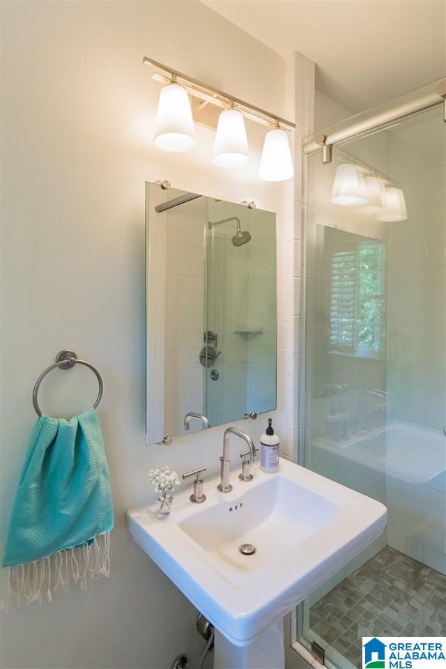 703 Belmont Road Birmingham, AL 35209 - Photo 5 of 34