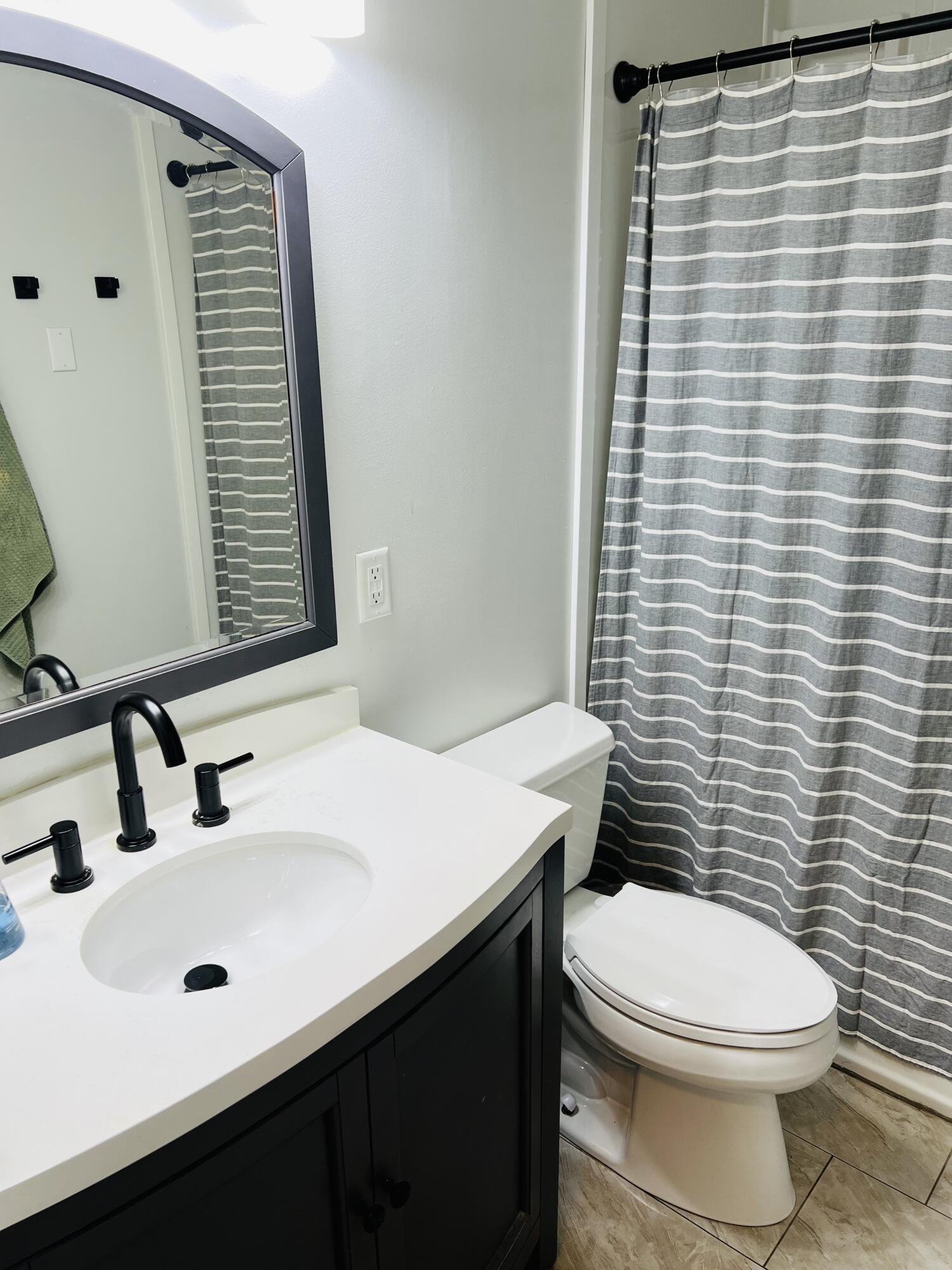 733 Holcomb Road Ringgold, GA 30736 - Photo 19 of 43 hallway full bath