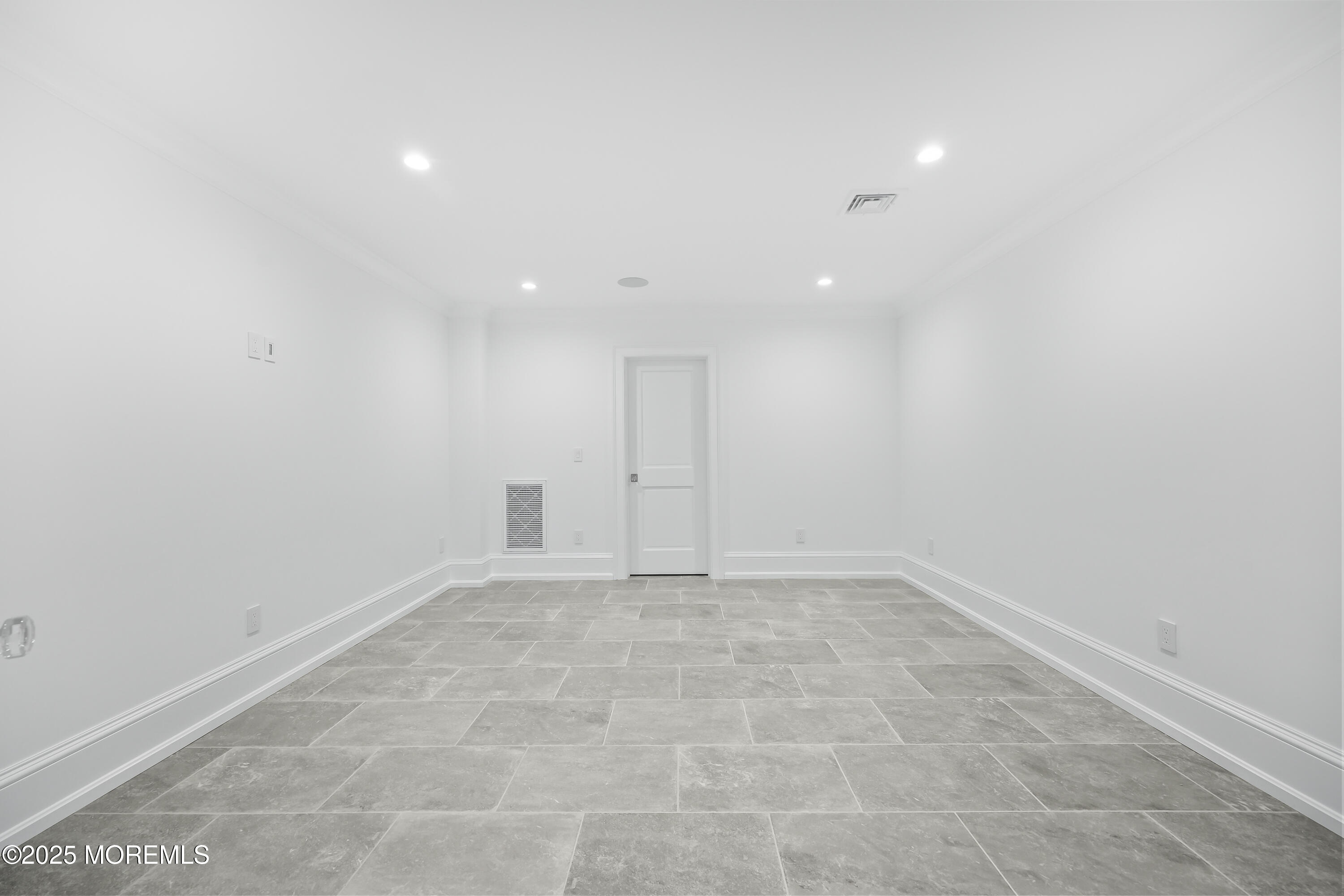 4 Club Way Rumson, NJ 07760 - Photo 25 of 79 a view of an empty room