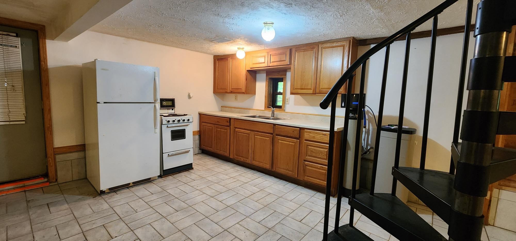 5120 North 3 Road Mesick, MI 49668 - Photo 48 of 54 1915295-47.JPG
